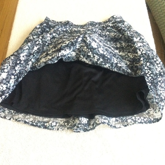 Xhilaration Striped Floral Skater Skirt Pockets Black - Sz Medium - Picture 12 of 15